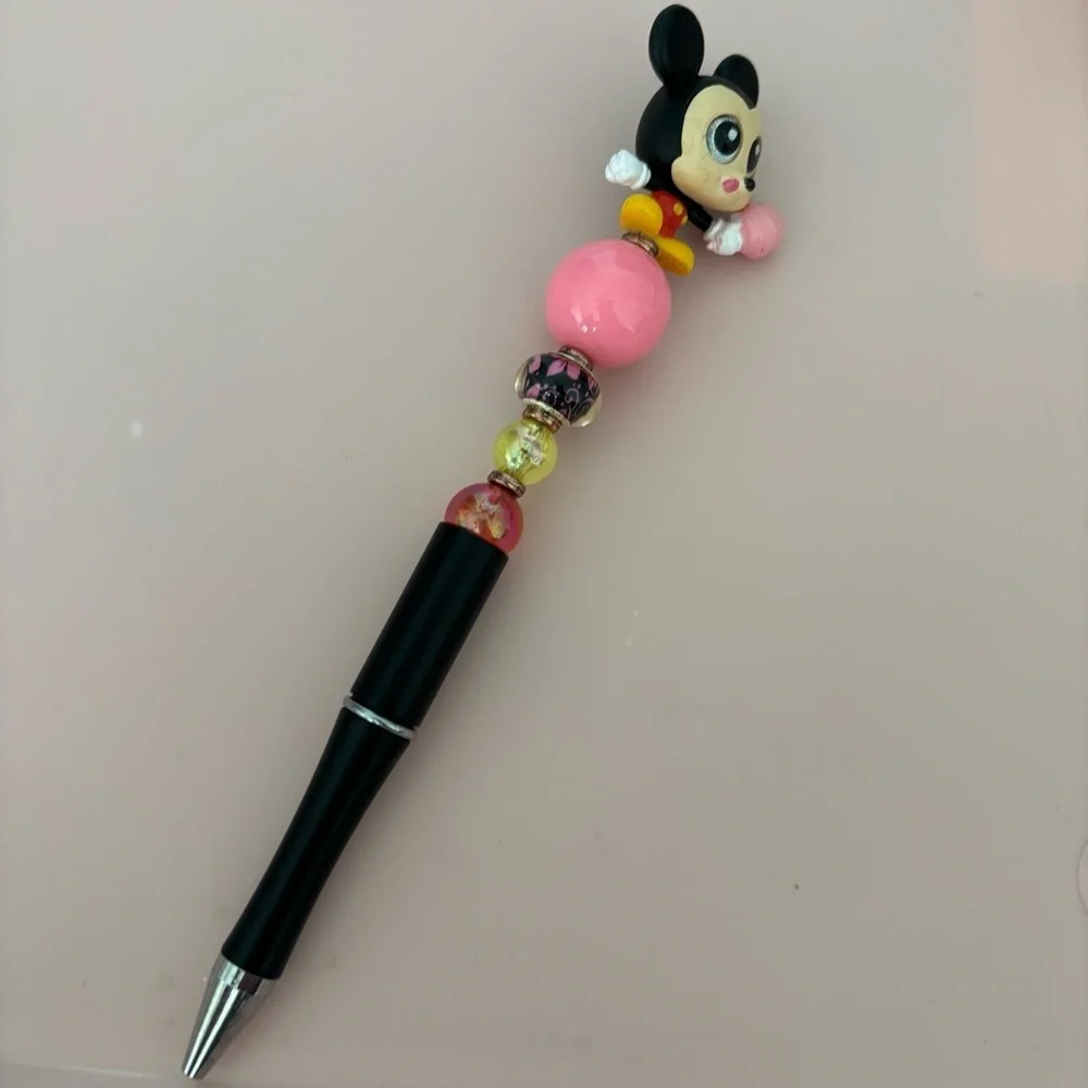 Disney Doorables: Mickey Mouse: Summer Mickey Mouse handmade beaded pen